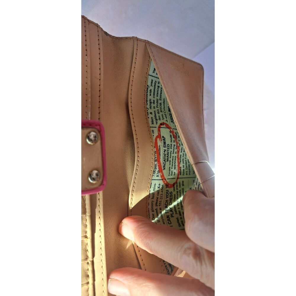 Kate Spade New York Pink Patent Leather Wallet Leather Plate Logo Snap Closure Y - Picture 13 of 16